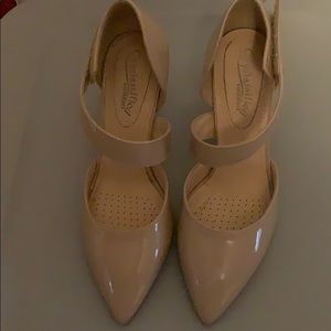 Women's shoes